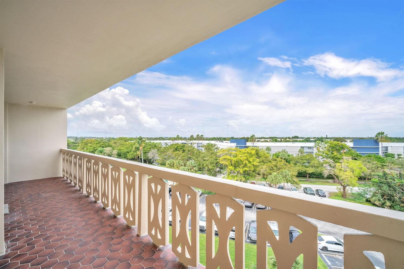 800 NE 195th Street # 601, Miami FL 33179 — 25