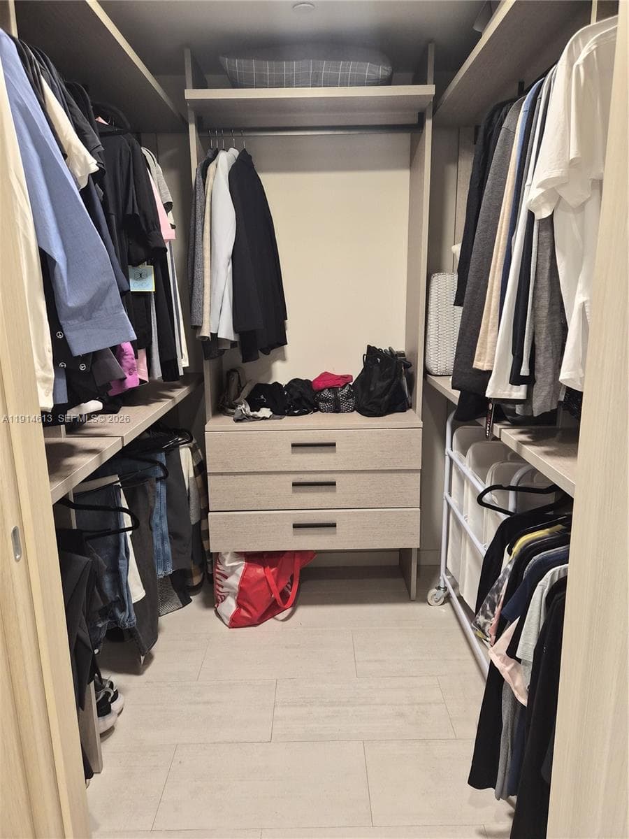 1000 Brickell Plz # 2101, Miami FL 33131 — 16