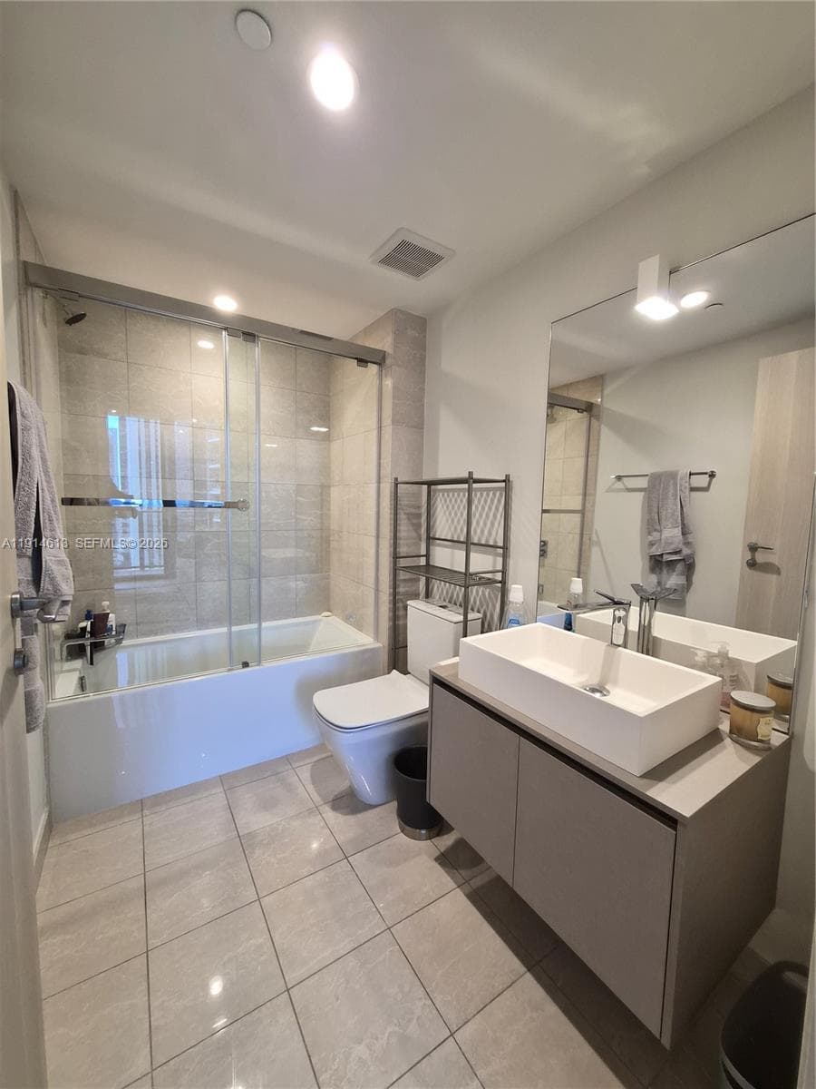 1000 Brickell Plz # 2101, Miami FL 33131 — 75
