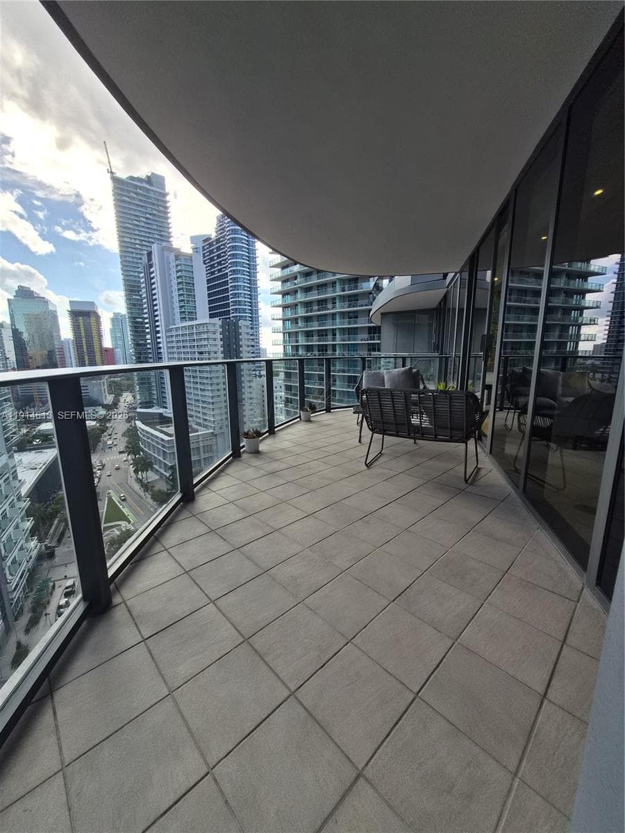 1000 Brickell Plz # 2101, Miami FL 33131 — 69