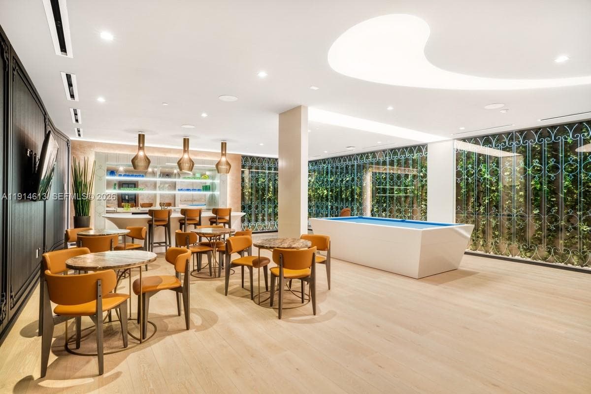 1000 Brickell Plz # 2101, Miami FL 33131 — 49