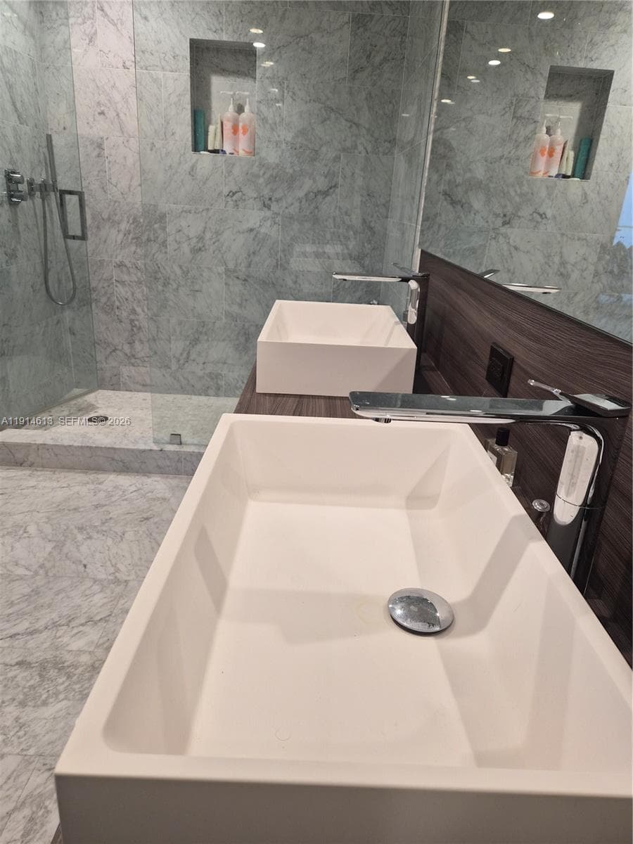 1000 Brickell Plz # 2101, Miami FL 33131 — 14