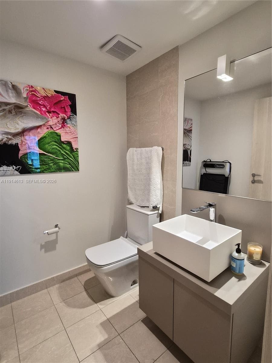 1000 Brickell Plz # 2101, Miami FL 33131 — 18