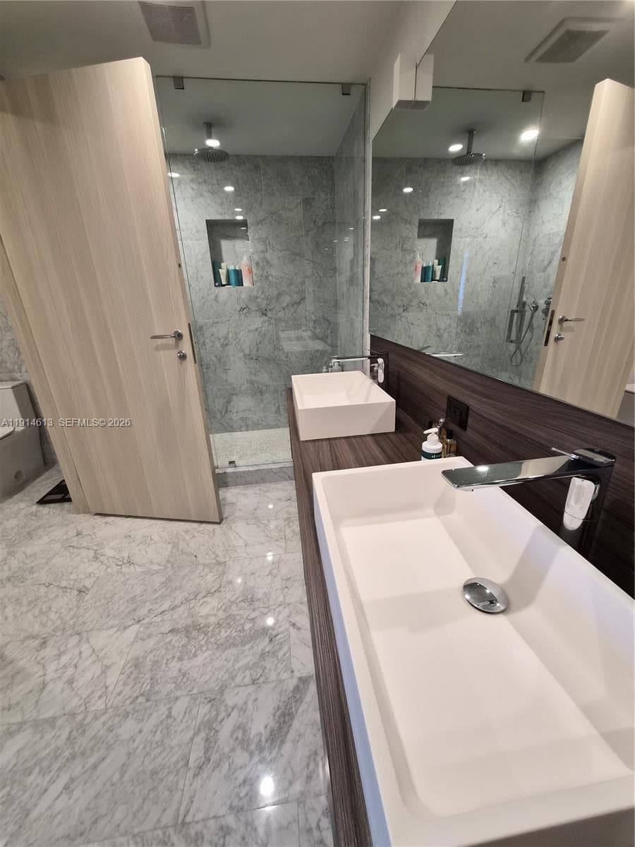1000 Brickell Plz # 2101, Miami FL 33131 — 40