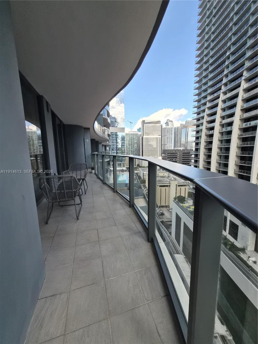 1000 Brickell Plz # 2101, Miami FL 33131 — 68