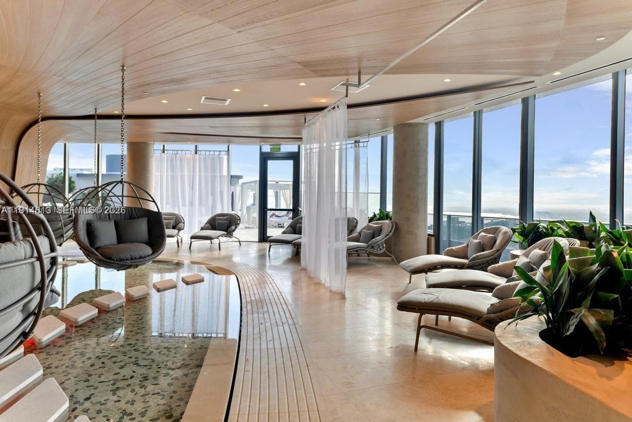 1000 Brickell Plz # 2101, Miami FL 33131 — 29