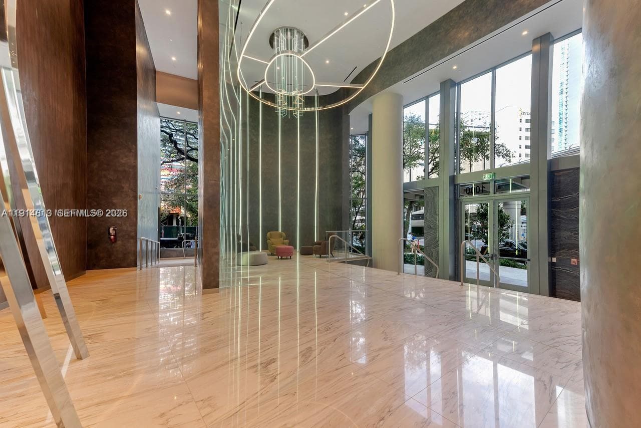 1000 Brickell Plz # 2101, Miami FL 33131 — 25
