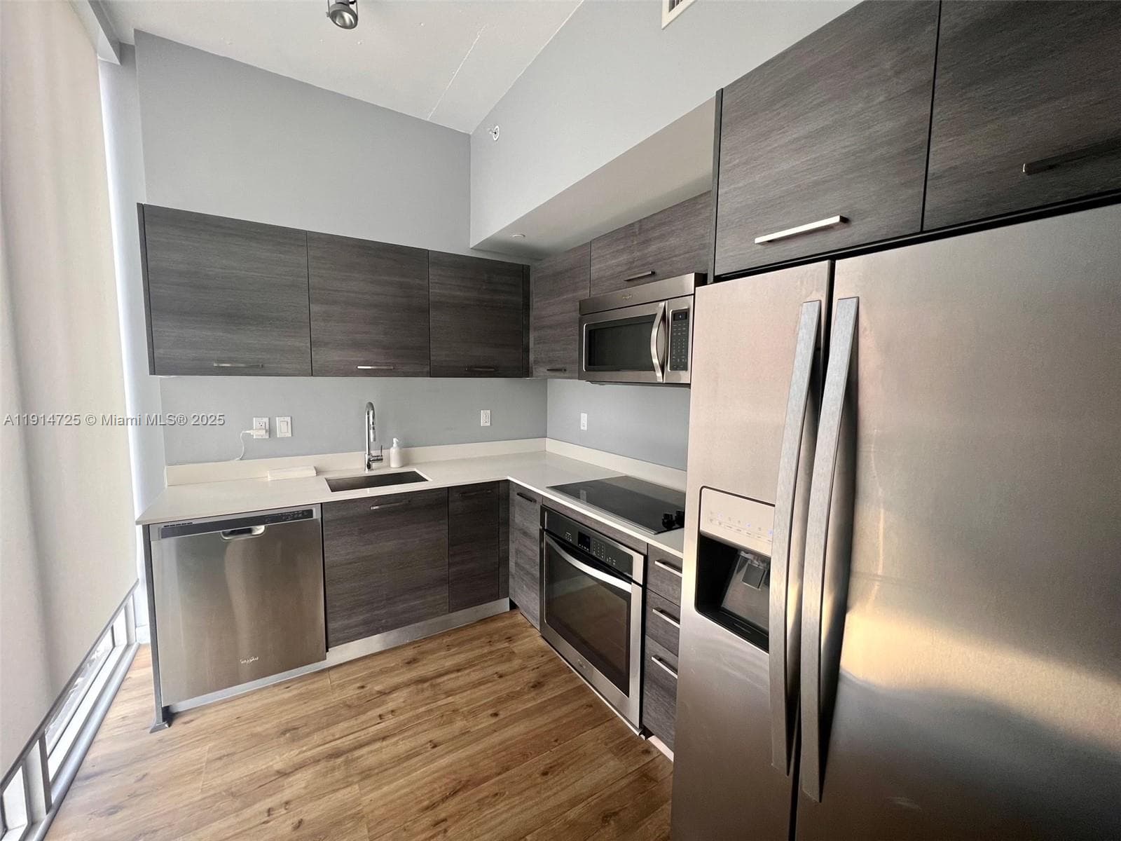 151 SE 1st St # 810, Miami FL 33131 — 5