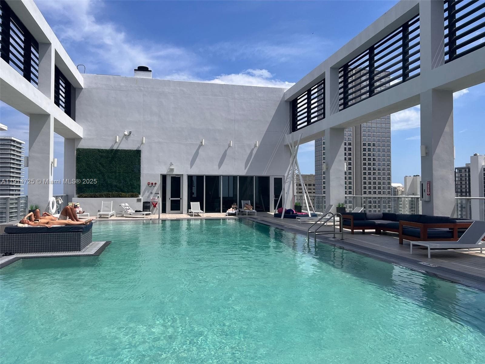 151 SE 1st St # 810, Miami FL 33131 — 15
