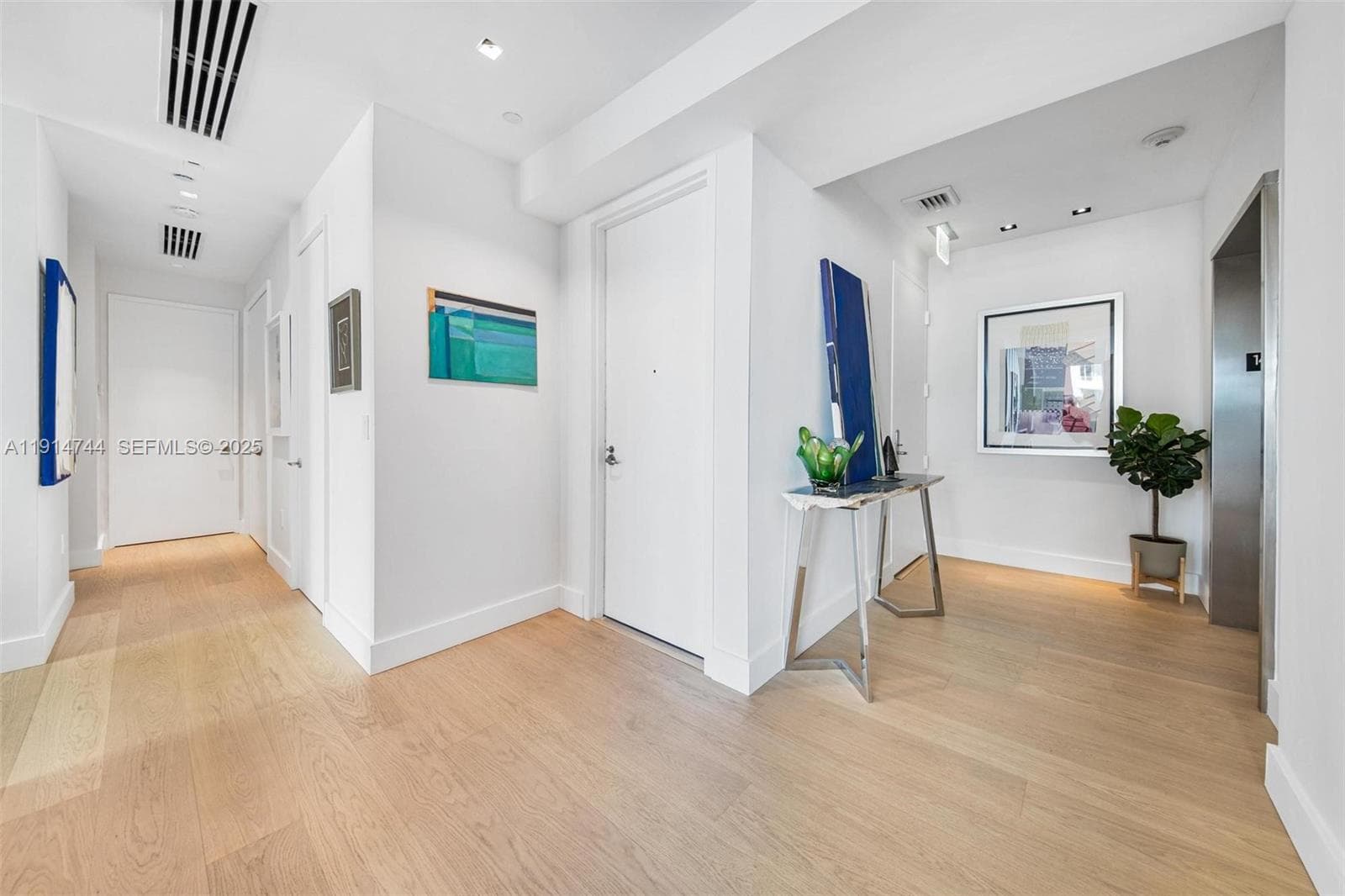 900 Brickell Key Blvd # 1403, Miami FL 33131 — 23