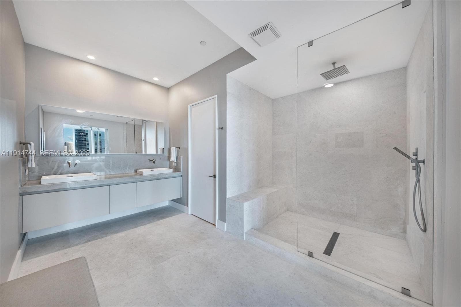 900 Brickell Key Blvd # 1403, Miami FL 33131 — 17