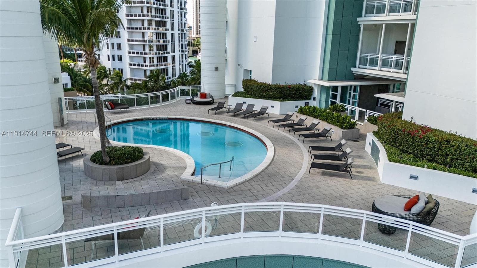 900 Brickell Key Blvd # 1403, Miami FL 33131 — 28