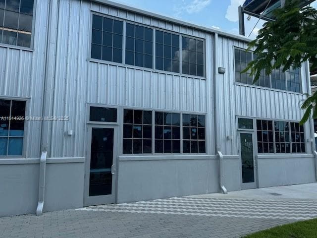 3385 Pan American Dr, Miami FL 33133 — 1