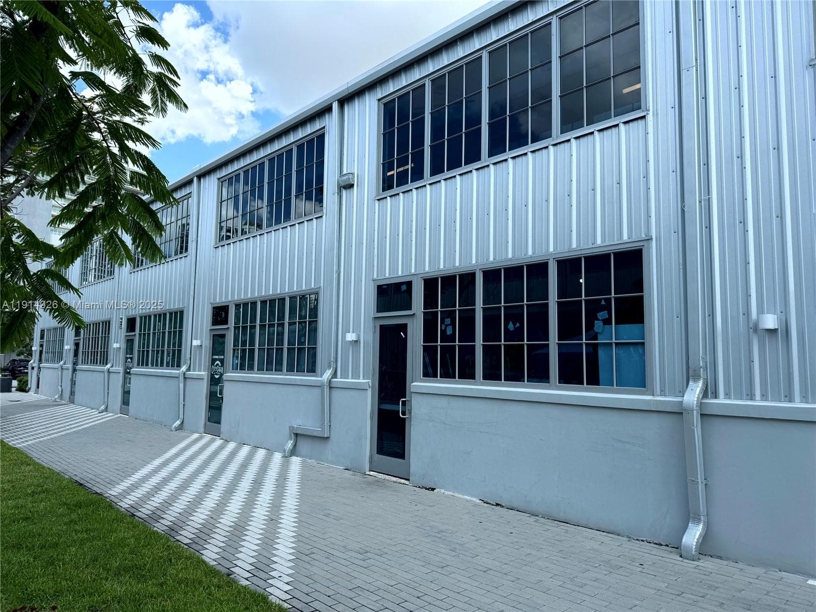 3385 Pan American Dr, Miami FL 33133 — 5