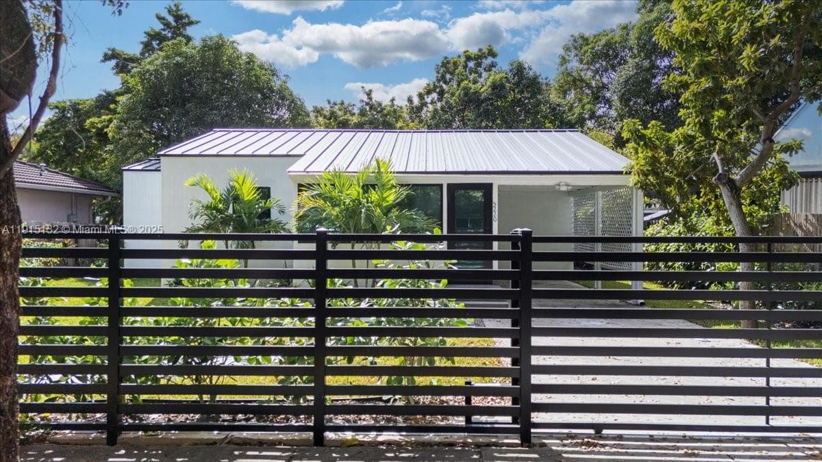 5220 SW 6 ST, Miami FL 33134 — 2