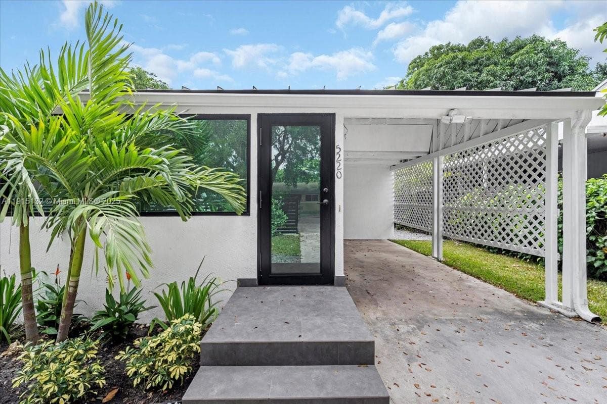 5220 SW 6 ST, Miami FL 33134 — 17