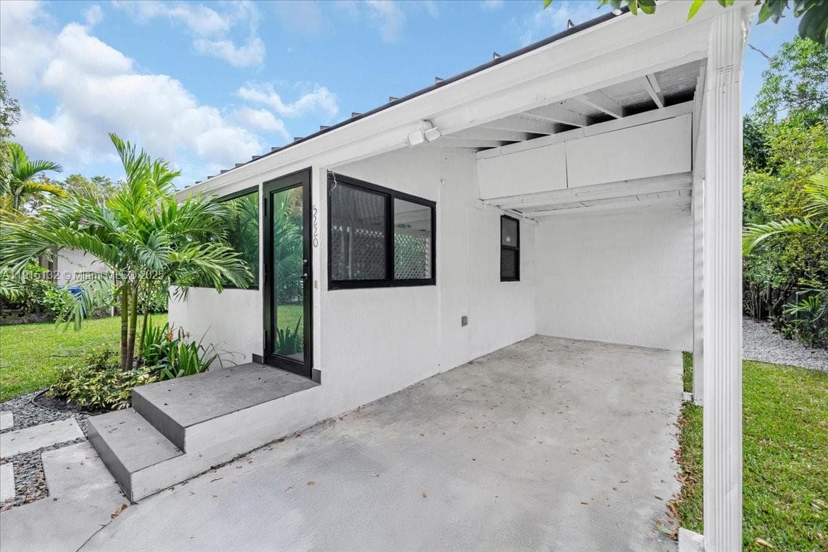 5220 SW 6 ST, Miami FL 33134 — 16