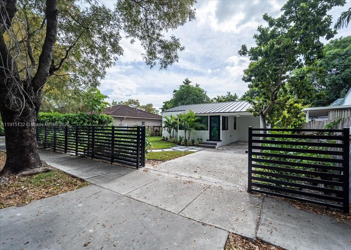 5220 SW 6 ST, Miami FL 33134 — 10
