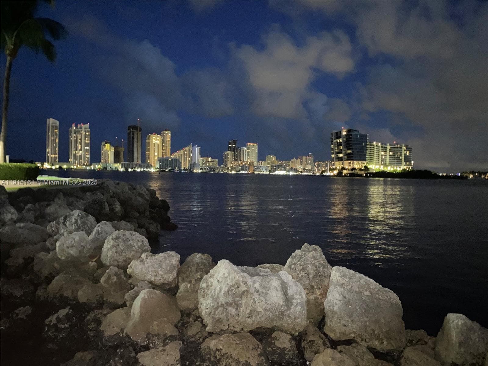 3575 Mystic Pointe Dr, Slip 1, Aventura FL 33180 — 2
