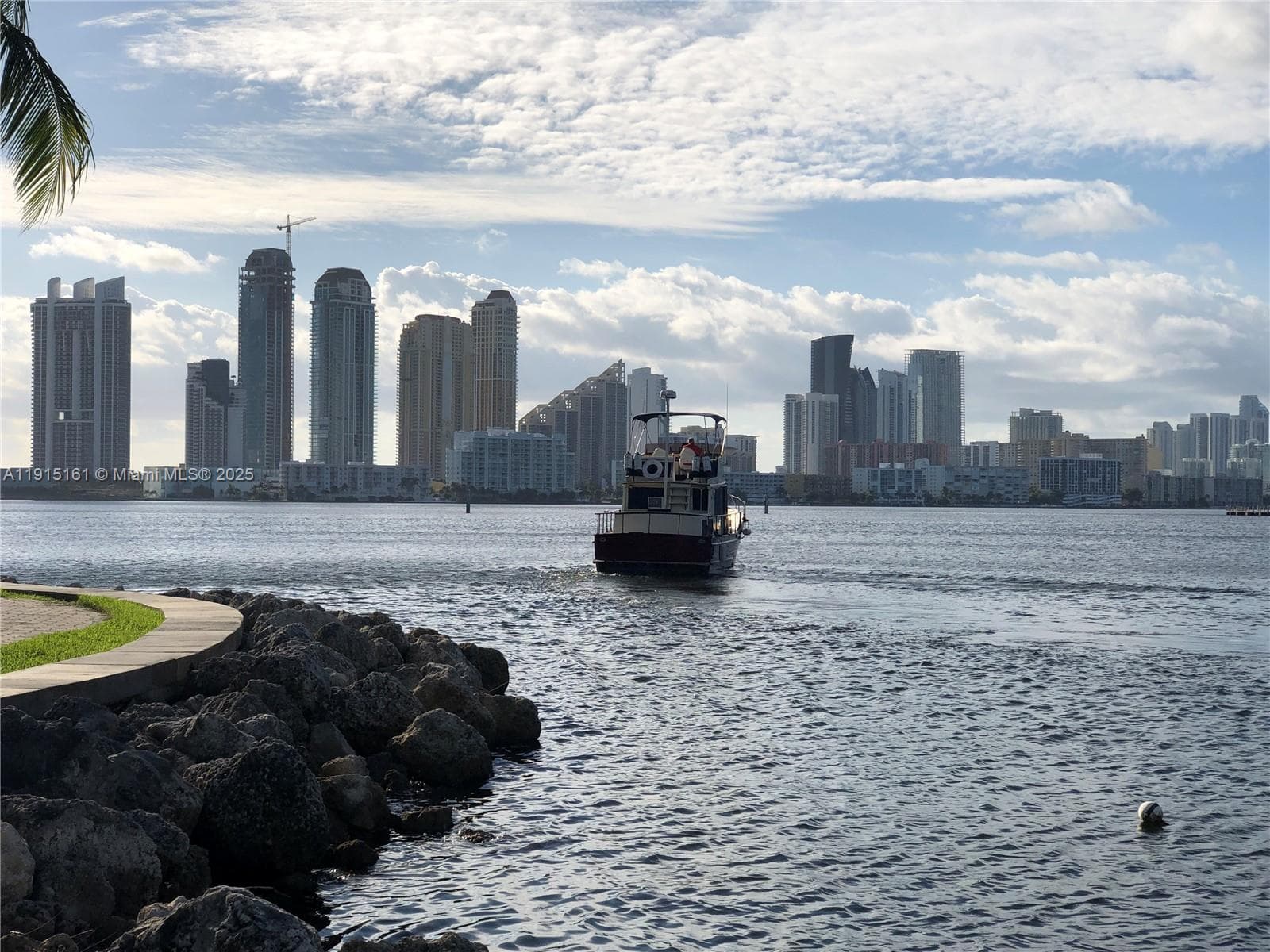 3575 Mystic Pointe Dr, Slip 1, Aventura FL 33180 — 3