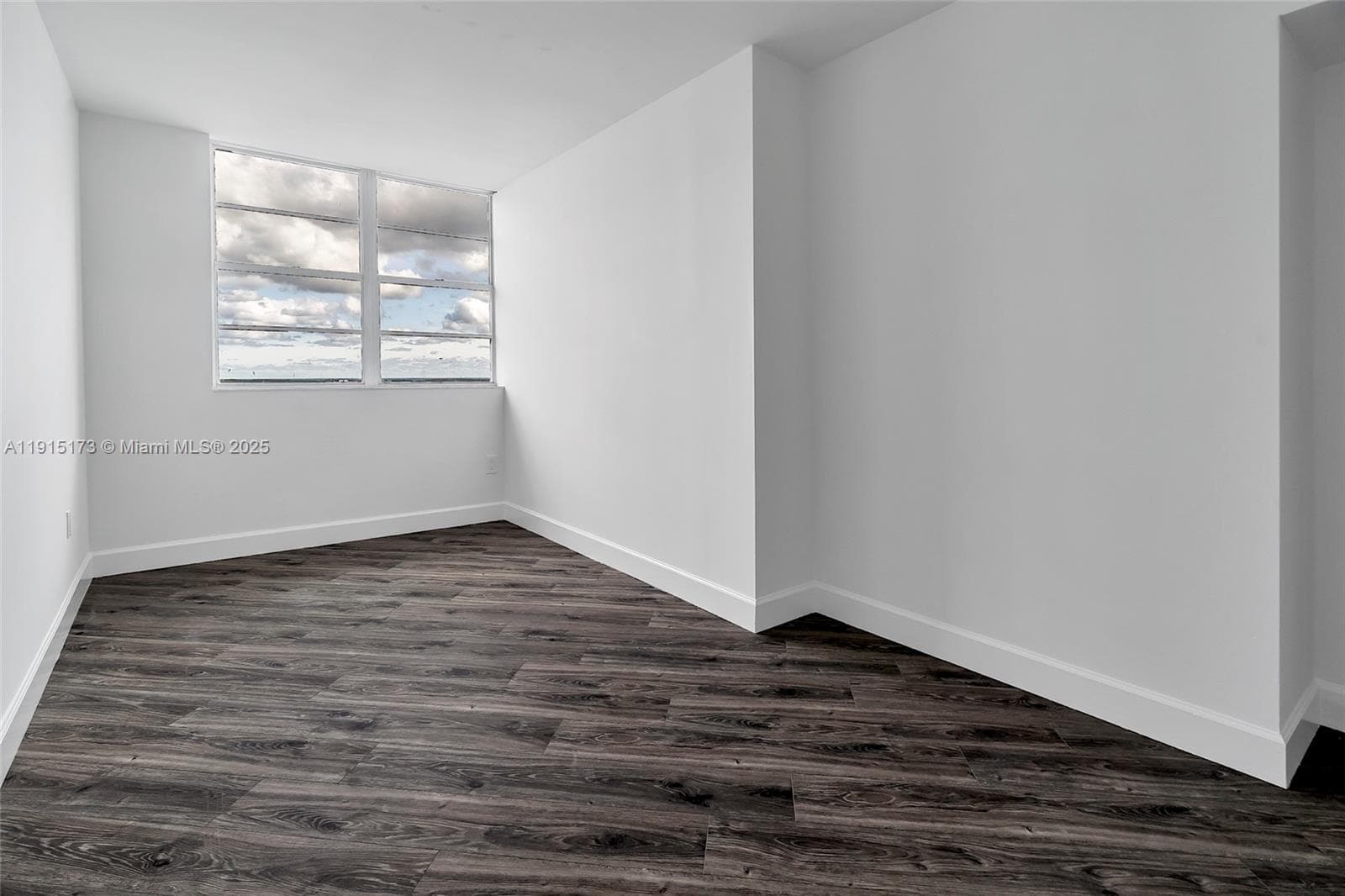 825 Brickell Bay Dr # 1942, Miami FL 33131 — 23