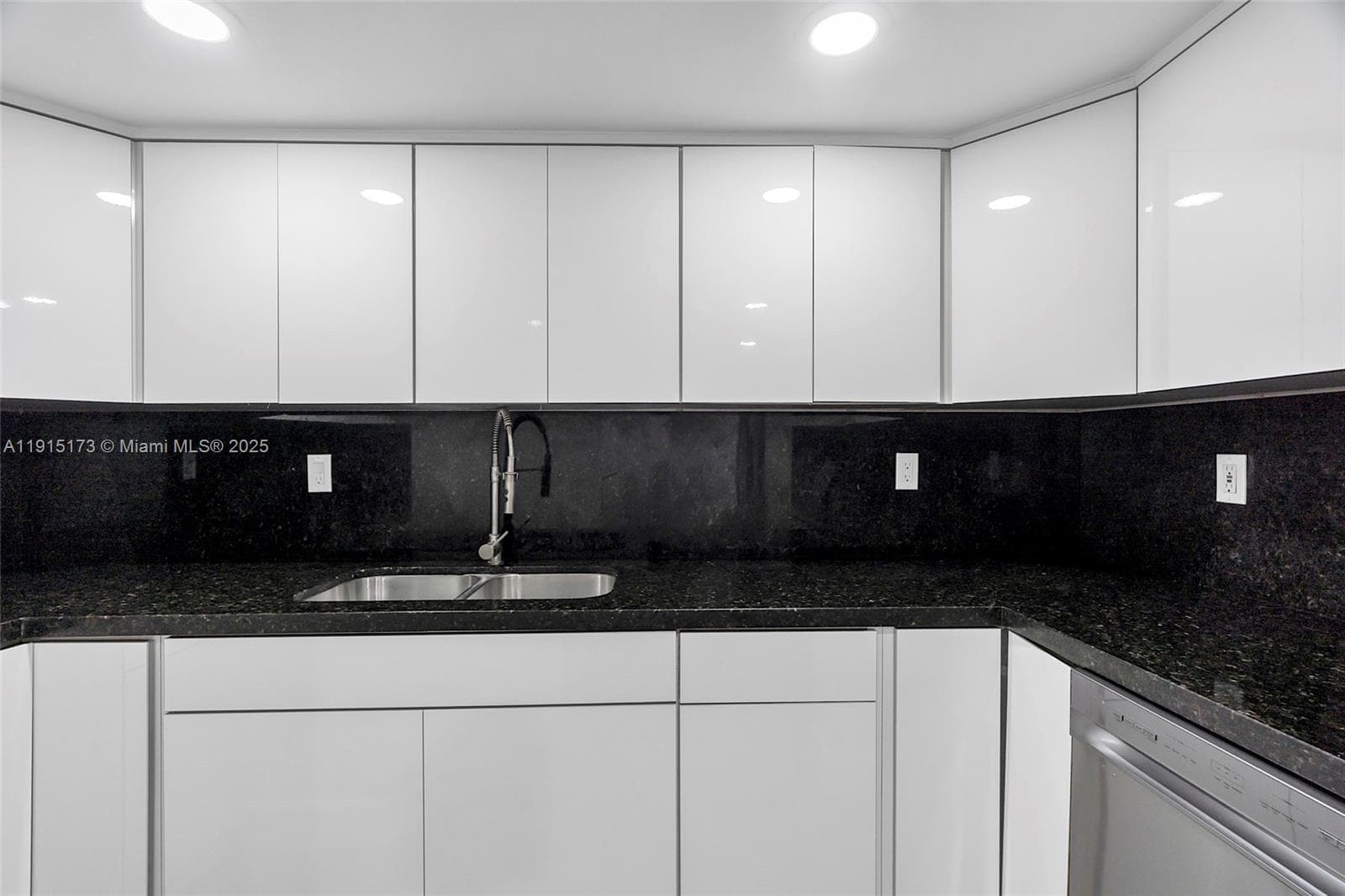825 Brickell Bay Dr # 1942, Miami FL 33131 — 10