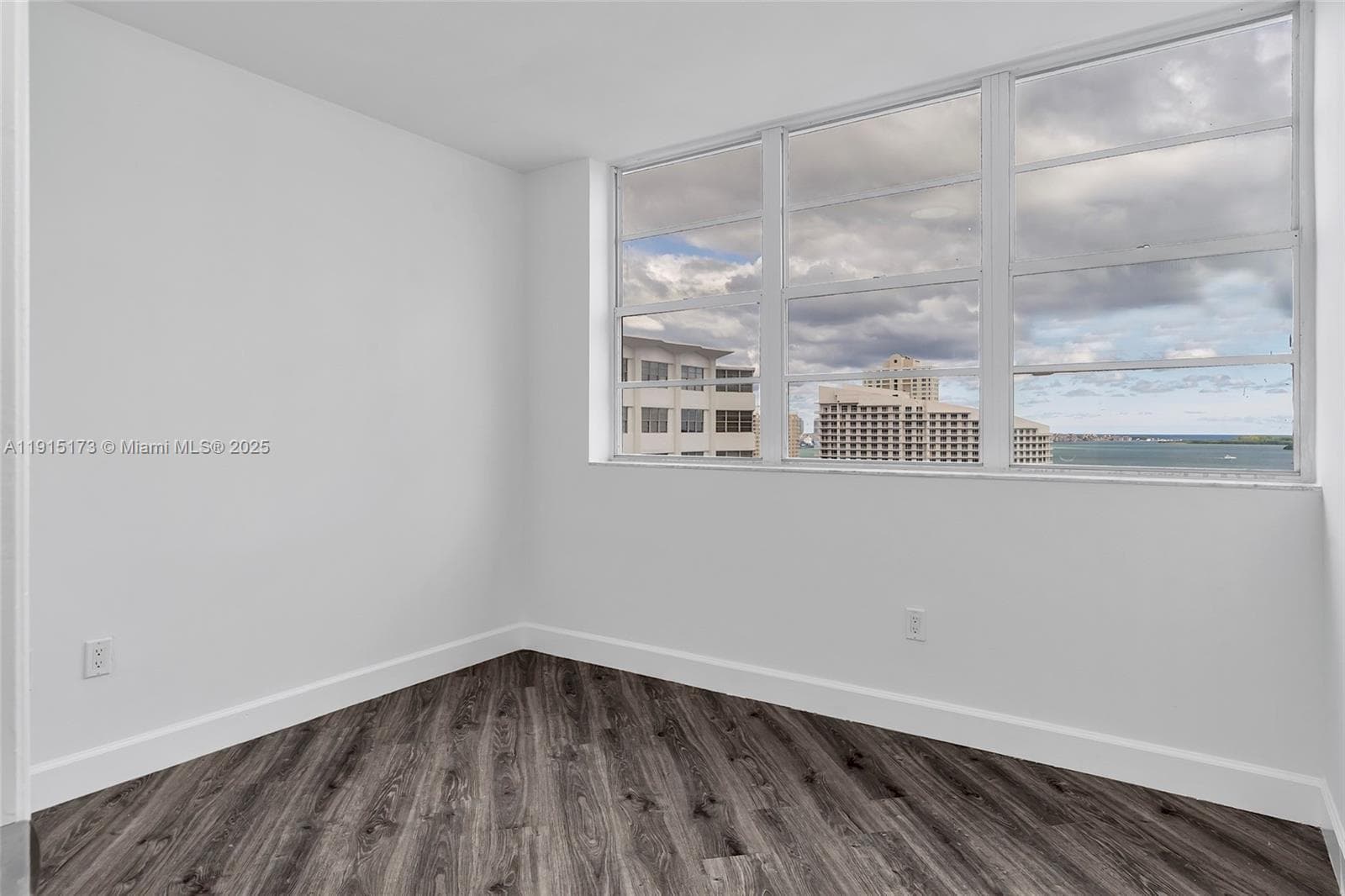 825 Brickell Bay Dr # 1942, Miami FL 33131 — 18