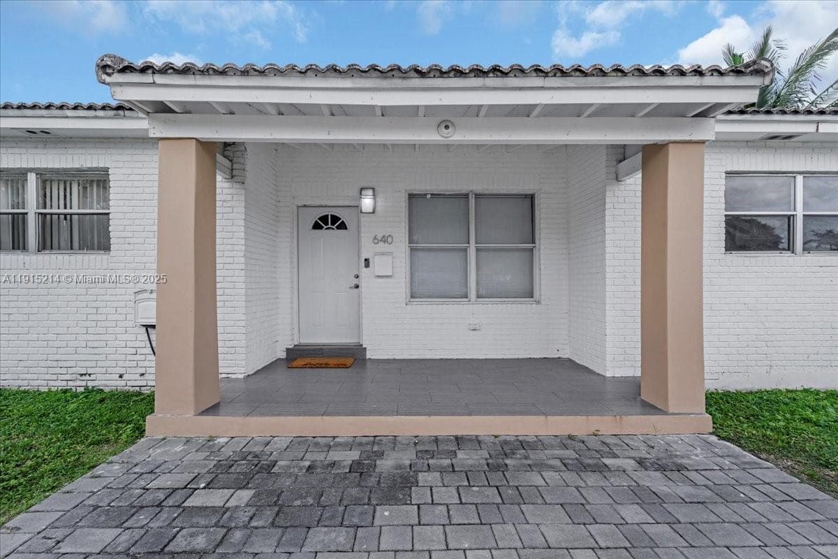 640 NE 168th St, North Miami Beach FL 33162 — 2