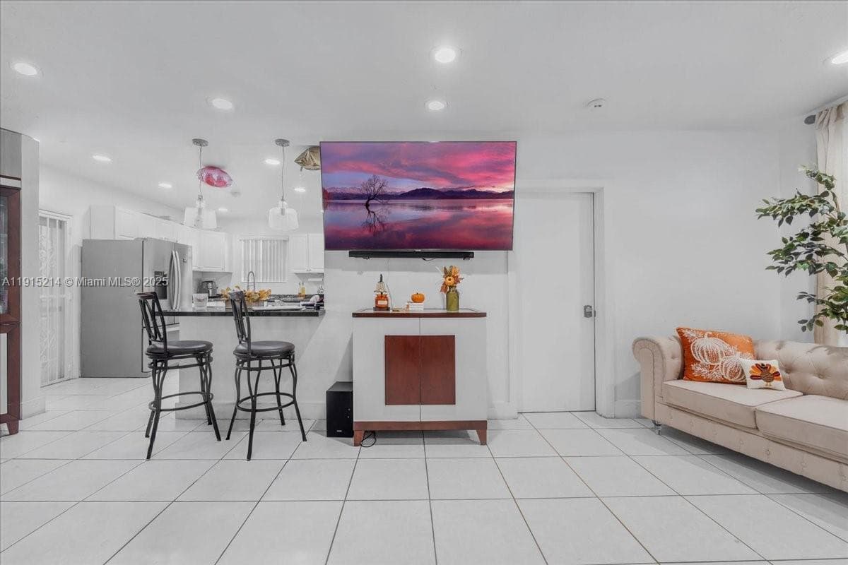 640 NE 168th St, North Miami Beach FL 33162 — 42