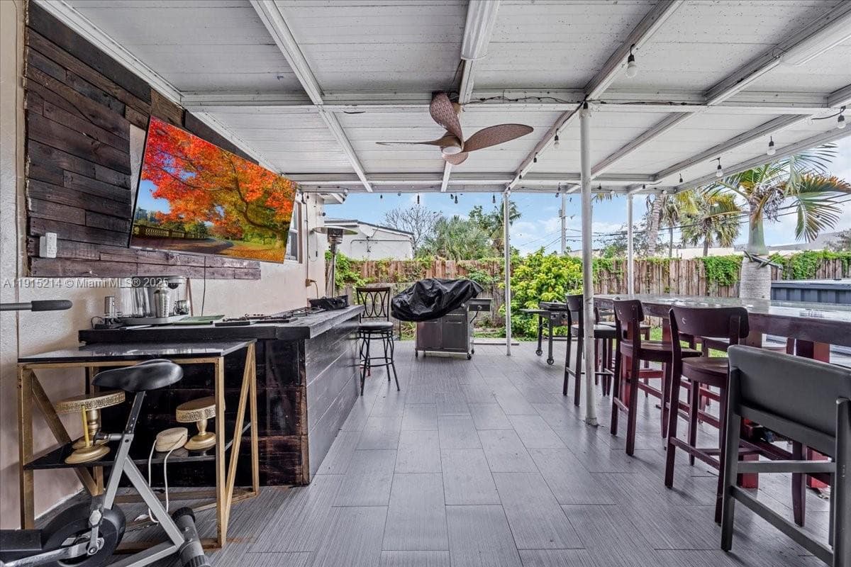 640 NE 168th St, North Miami Beach FL 33162 — 46