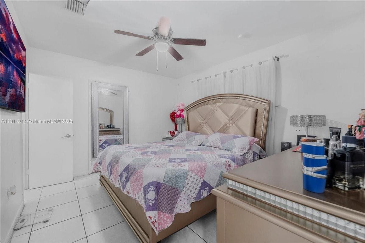 640 NE 168th St, North Miami Beach FL 33162 — 13