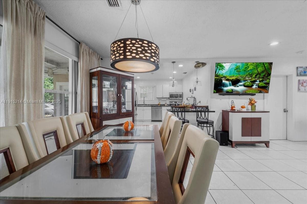 640 NE 168th St, North Miami Beach FL 33162 — 43