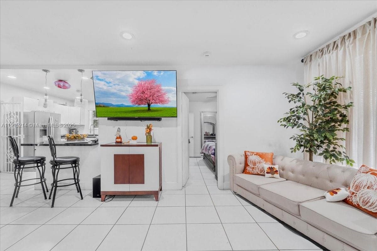 640 NE 168th St, North Miami Beach FL 33162 — 12