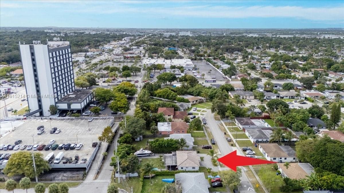 640 NE 168th St, North Miami Beach FL 33162 — 66