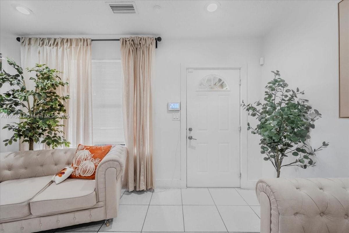 640 NE 168th St, North Miami Beach FL 33162 — 9
