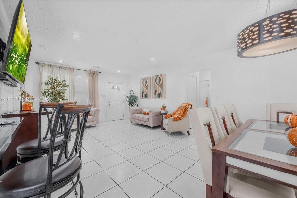 640 NE 168th St, North Miami Beach FL 33162 — 30