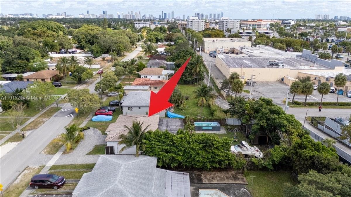 640 NE 168th St, North Miami Beach FL 33162 — 65
