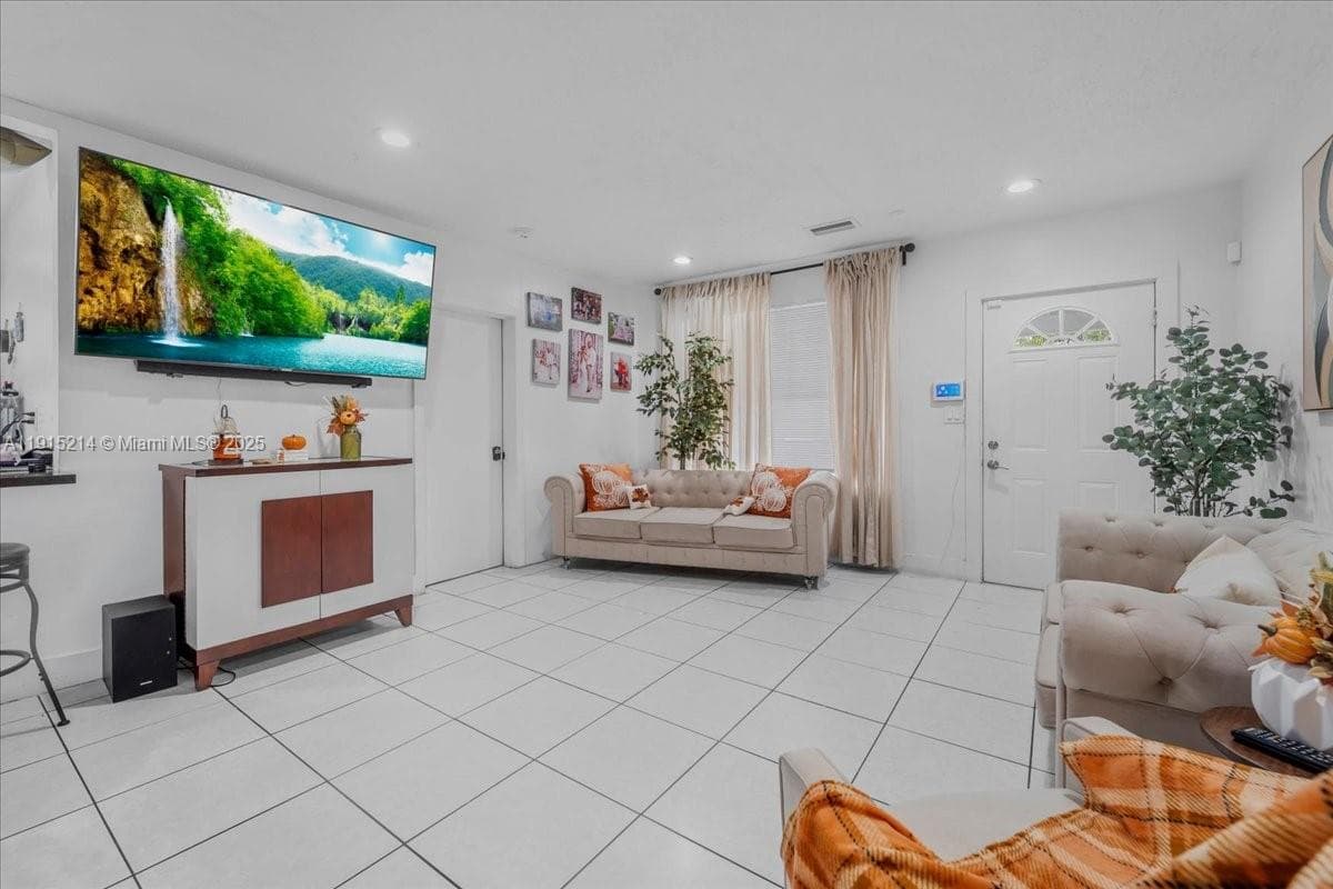 640 NE 168th St, North Miami Beach FL 33162 — 41