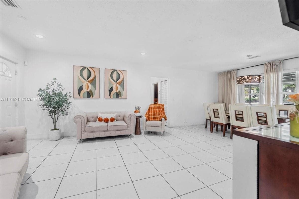 640 NE 168th St, North Miami Beach FL 33162 — 18