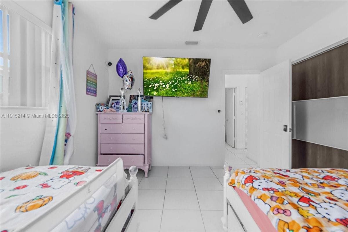 640 NE 168th St, North Miami Beach FL 33162 — 37