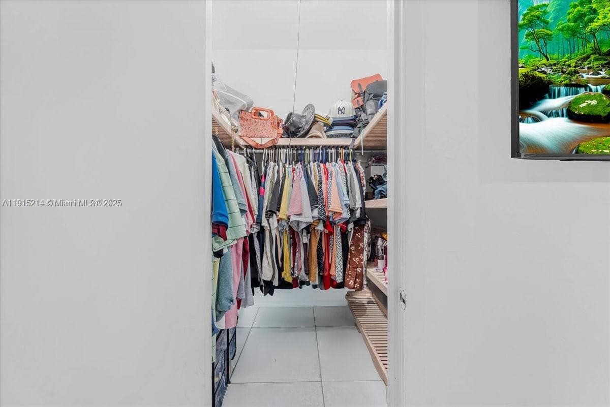 640 NE 168th St, North Miami Beach FL 33162 — 15