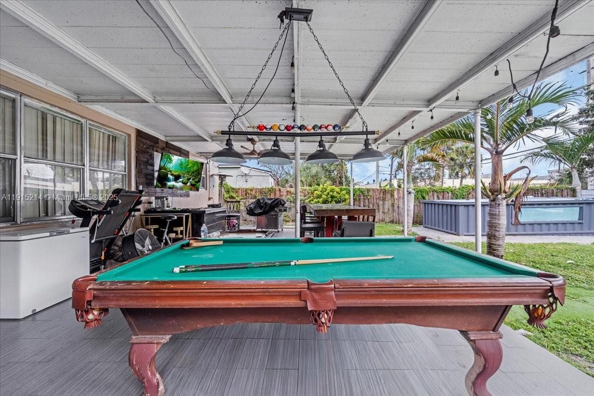 640 NE 168th St, North Miami Beach FL 33162 — 48