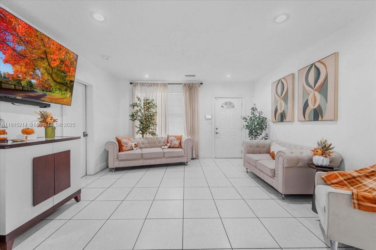 640 NE 168th St, North Miami Beach FL 33162 — 31