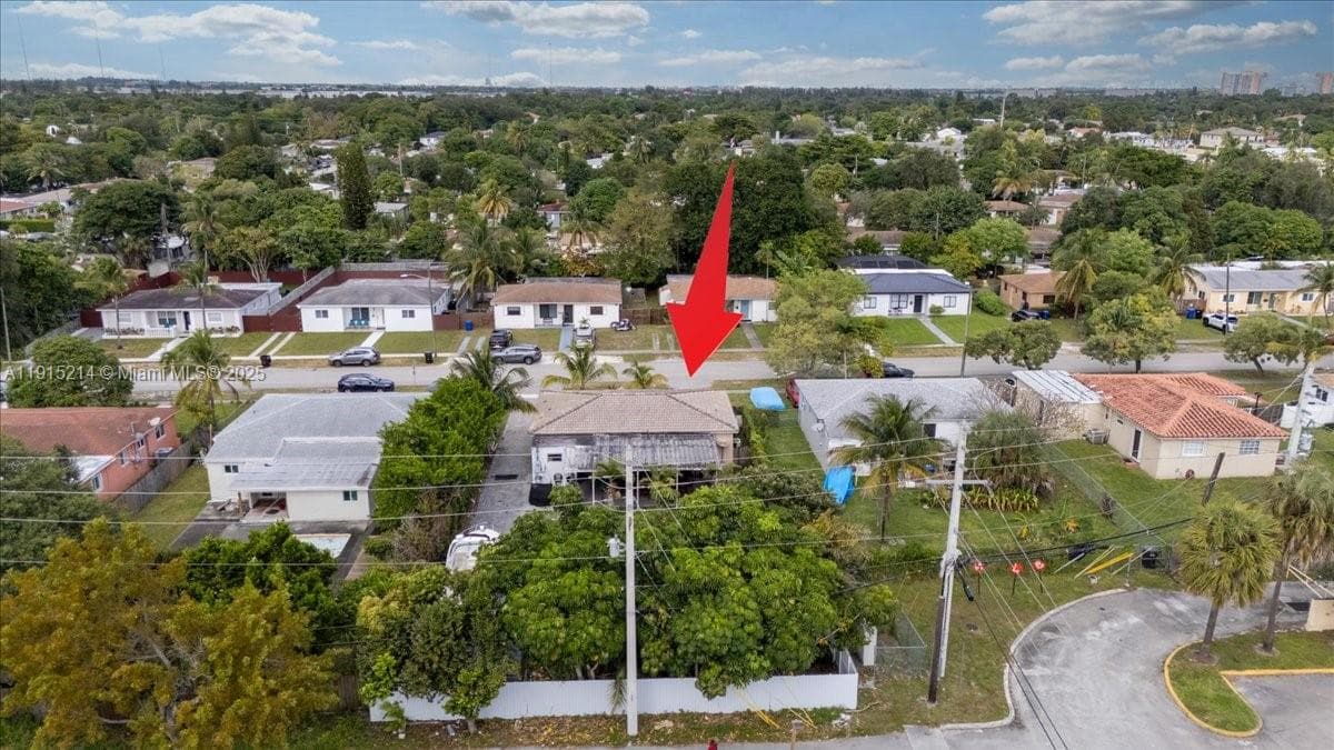 640 NE 168th St, North Miami Beach FL 33162 — 64