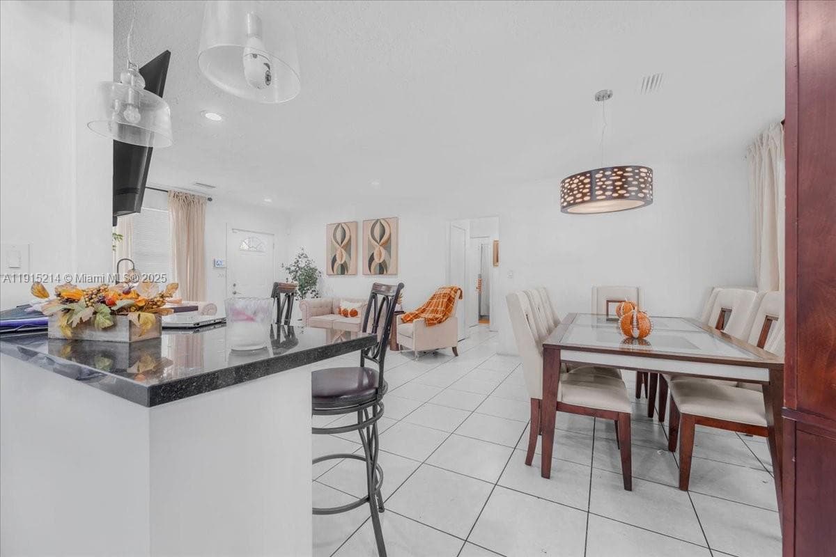 640 NE 168th St, North Miami Beach FL 33162 — 29