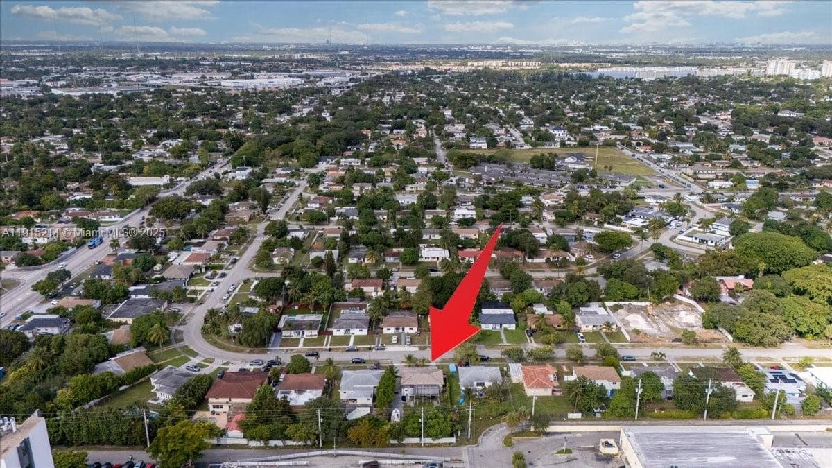 640 NE 168th St, North Miami Beach FL 33162 — 70