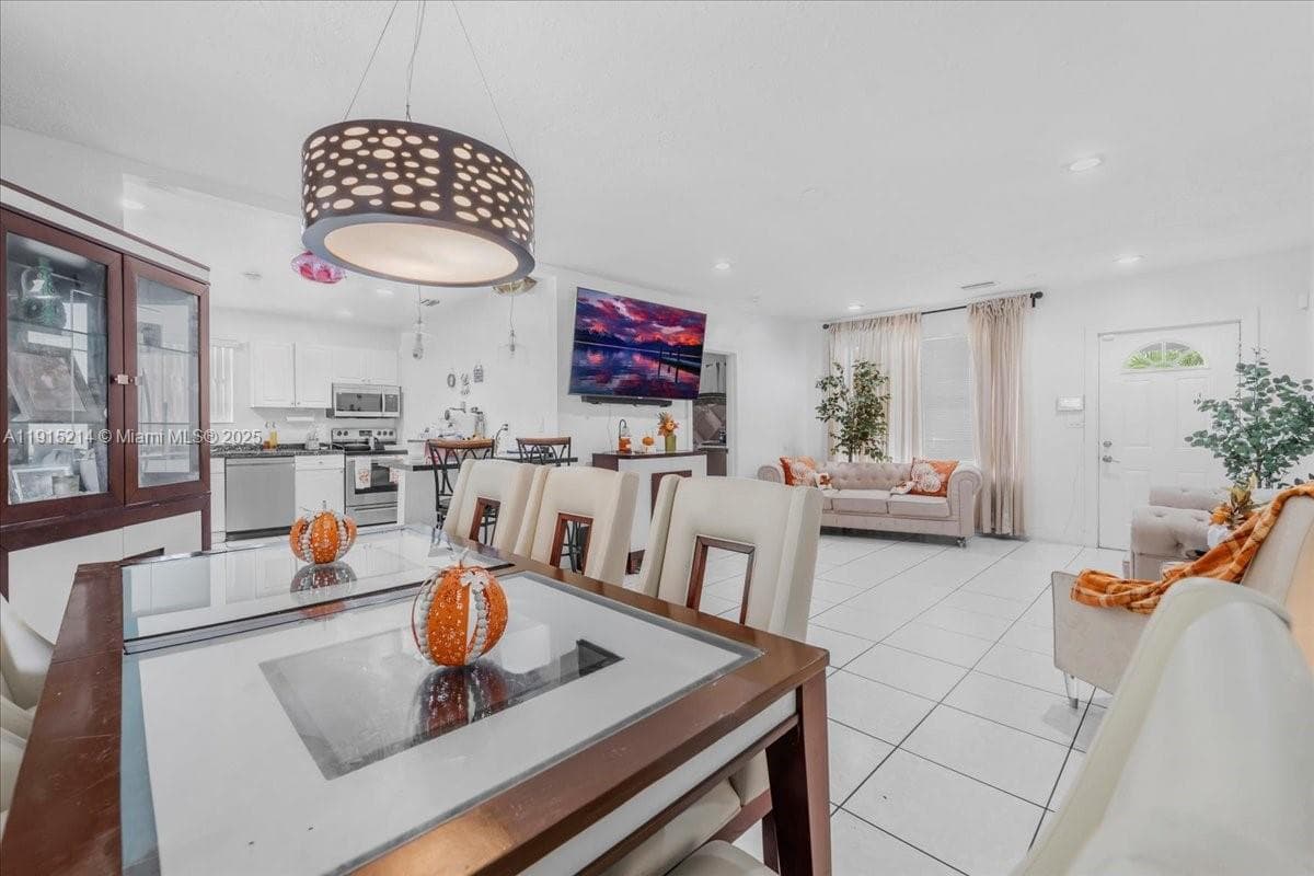 640 NE 168th St, North Miami Beach FL 33162 — 21