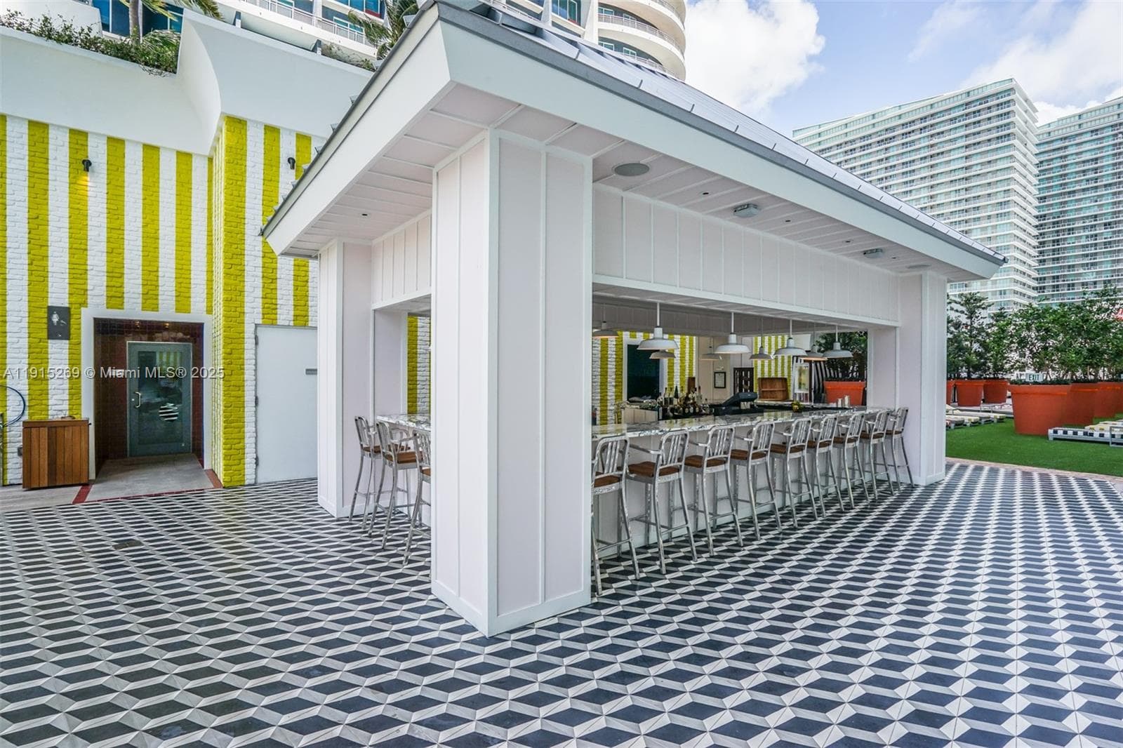 1300 S Miami Ave # 1407, Miami FL 33130 — 35