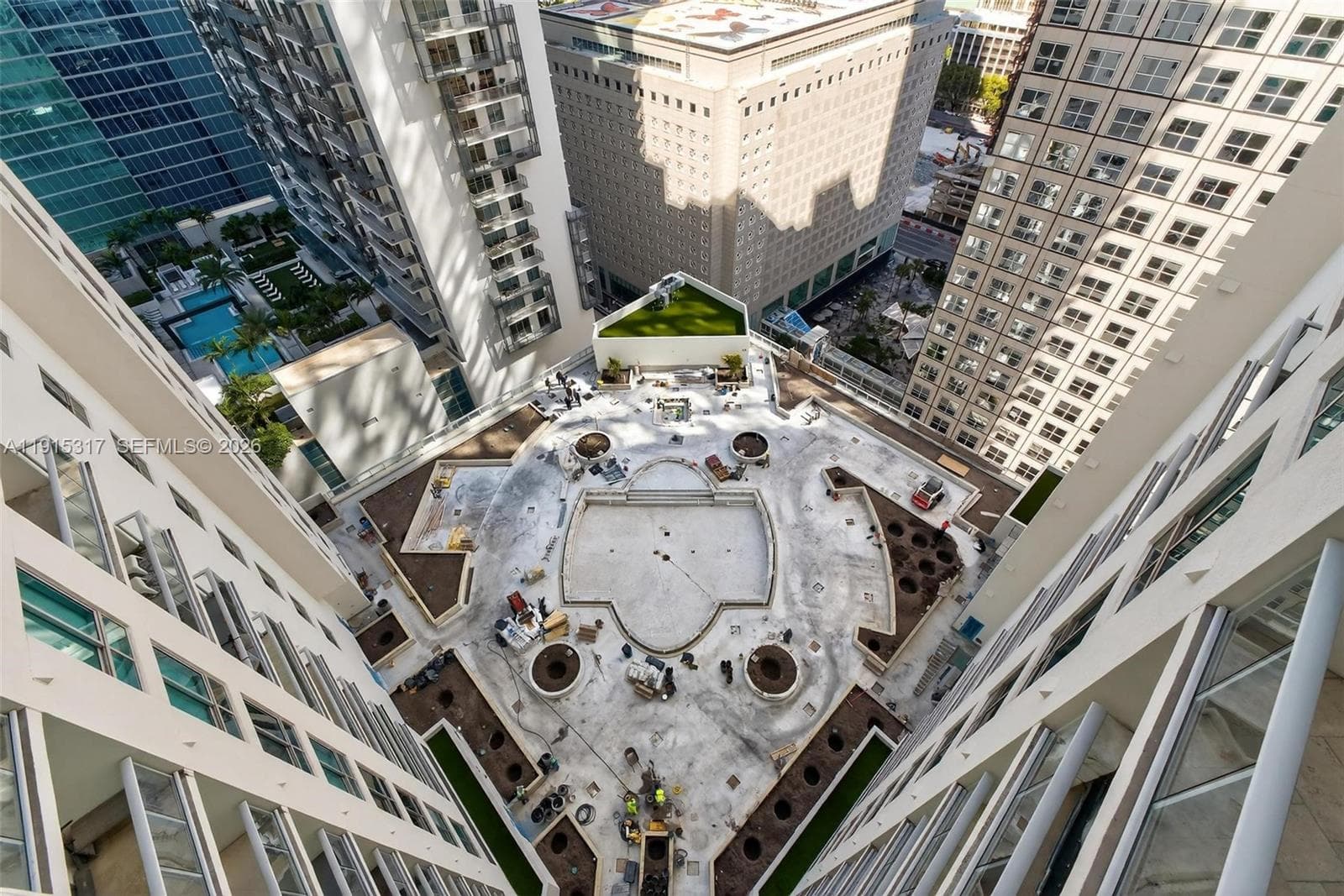 300 S Biscayne Blvd # 2407, Miami FL 33131 — 23