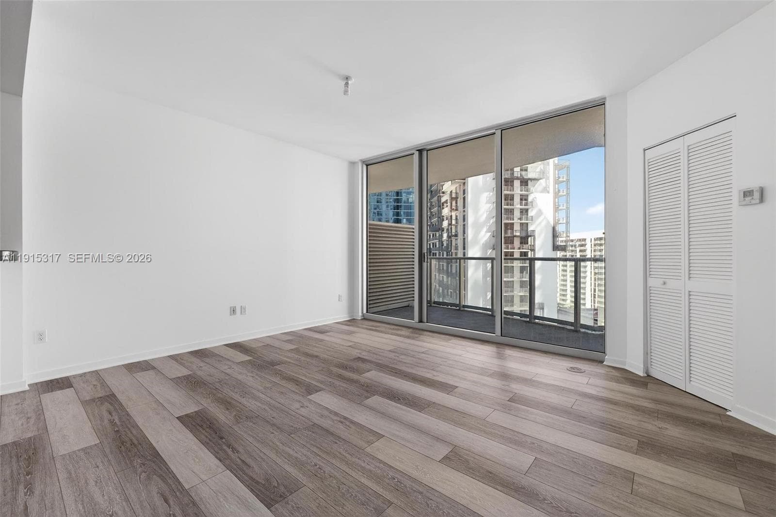 300 S Biscayne Blvd # 2407, Miami FL 33131 — 16
